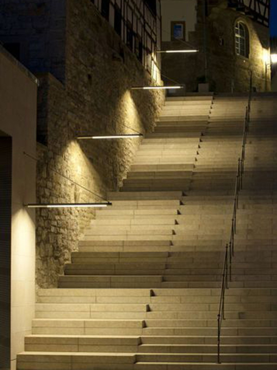 Stilvoll und sicher: Treppenbeleuchtungs-Konzept von Tucci Lighting