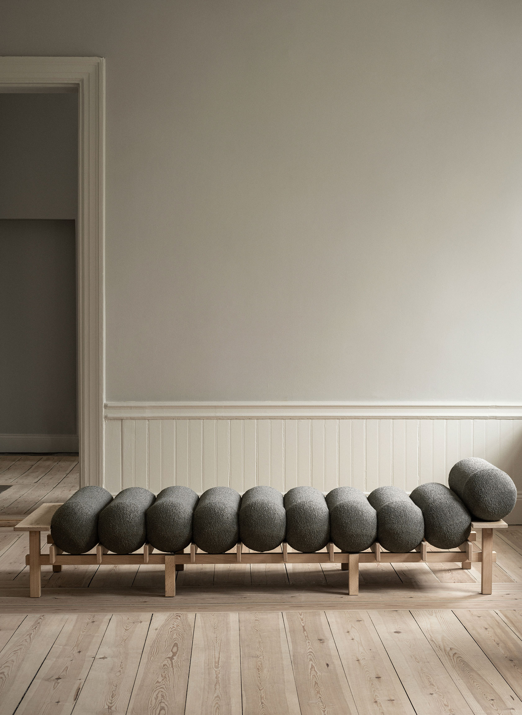 Tagträume Gemeinsam mit Teresa Lundmark gestaltete Gustav Winsth das Daybed »Dag« für Gärsnäs.