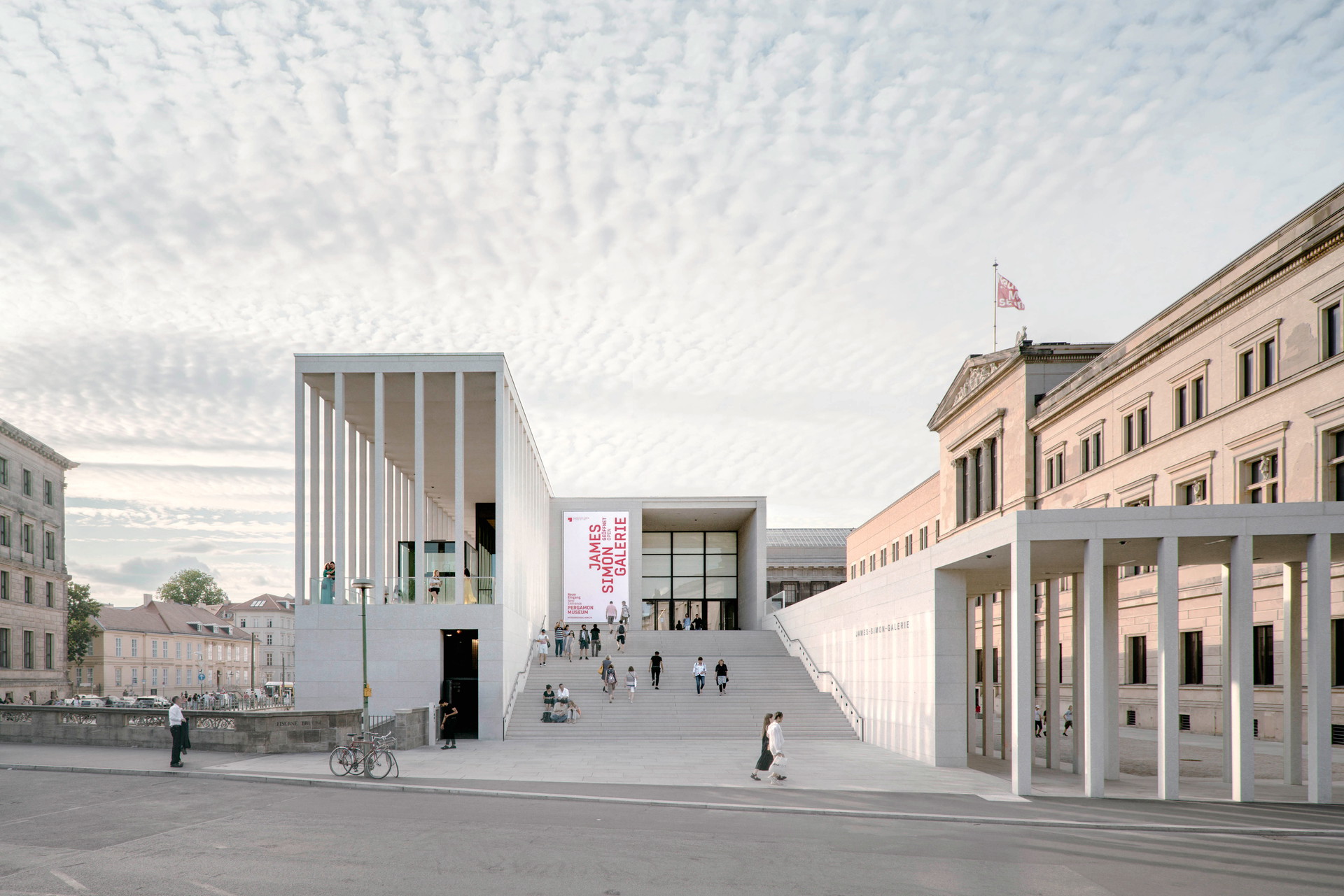 Preußisch Arkadien: Mit der James-Simon-Galerie vollendete Chipperfield sein viel gelobtes Gesamtwerk aus Neubau und Renovierung auf der Berliner Museumsinsel.