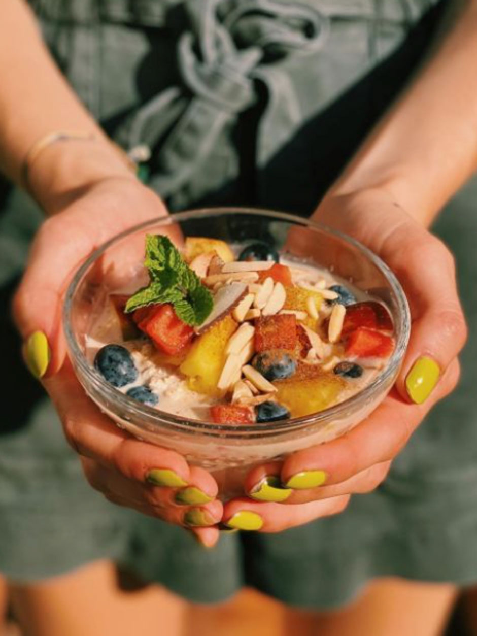 CAFÉ SCHUBERT Raus aus der Stadt und auf nach St. Pölten. Dort serviert der Brunch-Hotspot frisch gemachte Frühstücks-Schmankerl. Von Bio-Säfte bis Porridge und hausgemachtem Granola Müsli findet man dort alles, was das Frühstücksherz begehrt. cafeschubert.at