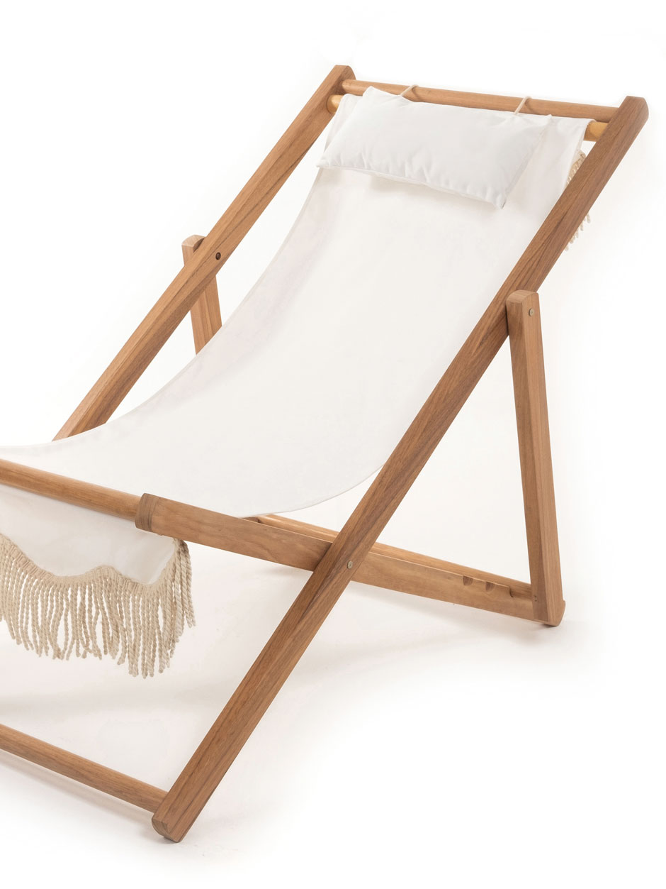 Zurücklehnen&nbsp;Im Retrostyle-Liegestuhl »Sling Premium« von Business &amp; Pleasure Co. mit Nackenpolster klappt Relaxen prima. smallable.com