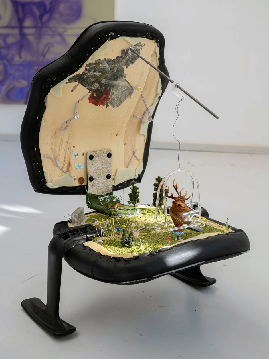 Heaven IRL&nbsp;Jonas Morgenthaler hinterfragt die Eigenschaften von Objekten und die Art und Weise, wie wir mit ihnen umgehen.