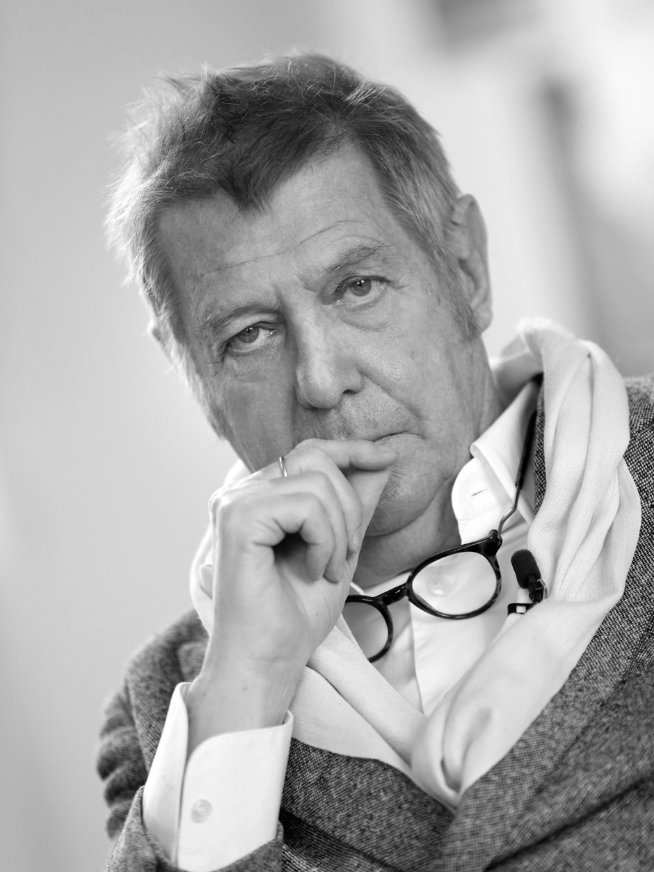 JA&nbsp;Wolf dPrix über Architektur: »JA, meine Antwort ist Ja. Es ist ein wichtiges Wort für die Utopie. Aber im Detail: Architektur ist die dreidimen-sionale Sprache der Gesellschaft.«