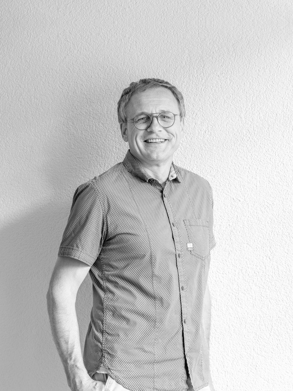 »Die ältesten historisch überlieferten Einfamilienhäuser mit eigenem Schwimmbad – das sind die Villen im antiken Rom. Das Thema ist also uralt.«&nbsp;Wolfgang Zauner, Vorstand im Verband Österreichischer Schwimmteich- &amp; Naturpoolbau (VÖSN)
Der Naturfreund&nbsp;Für Wolfgang Zauner eignen sich natürliche Schwimmteiche dazu, in dicht verbauten Siedlungsräumen dem Ökosystem und der Natur wieder etwas zurückzugeben.&nbsp;