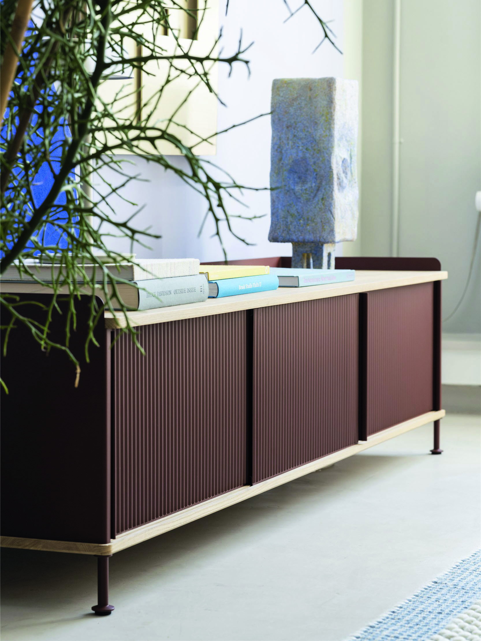 Das praktische Sideboard passt sich unterschiedlichen Bedürfnissen an.