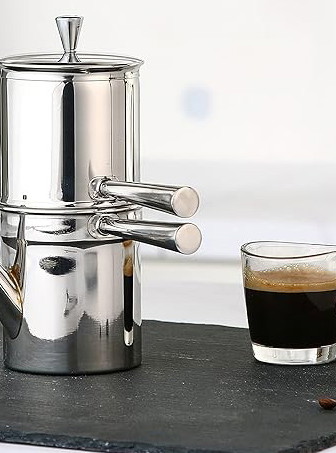Die zwei Griffe der Caffeteria von Ilsa sind für das Umdrehen während des Kochens nötig.