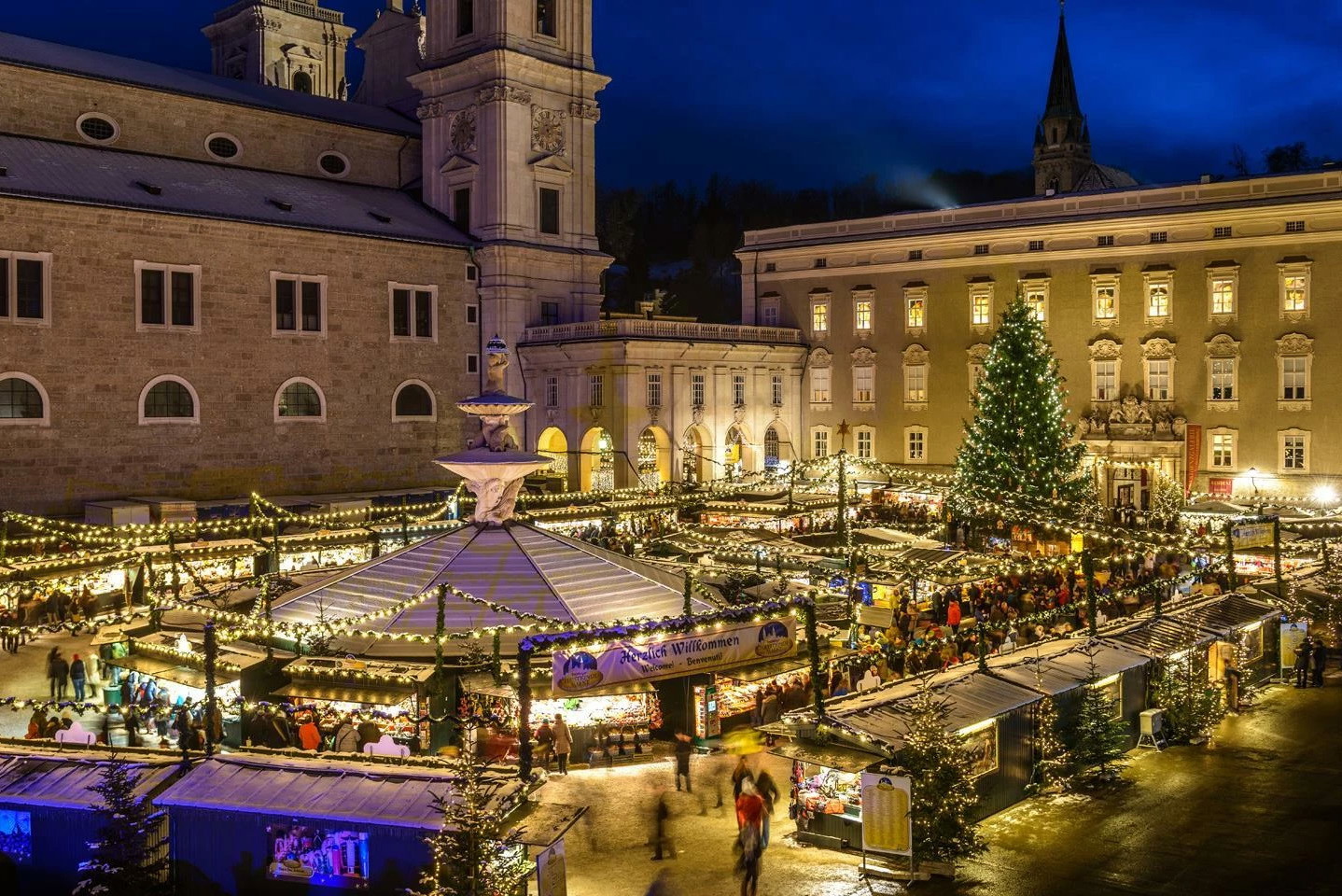 Der Salzburger Christkindlmarkt am Dom- und Residenzplatz.