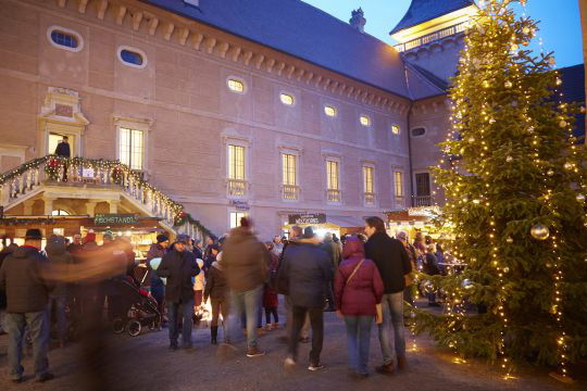 Liebhaber:innen von Schlössern und Burgen kommen auf den niederösterreichischen Märkten wie den auf der Rosenburg auf ihre Kosten.
