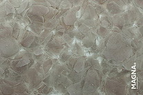 Das einmalige Muster und der Farbton »Stormy Grey« war früher speziell beschichtestes Glas für Solarpaneelen aus der Industrie.