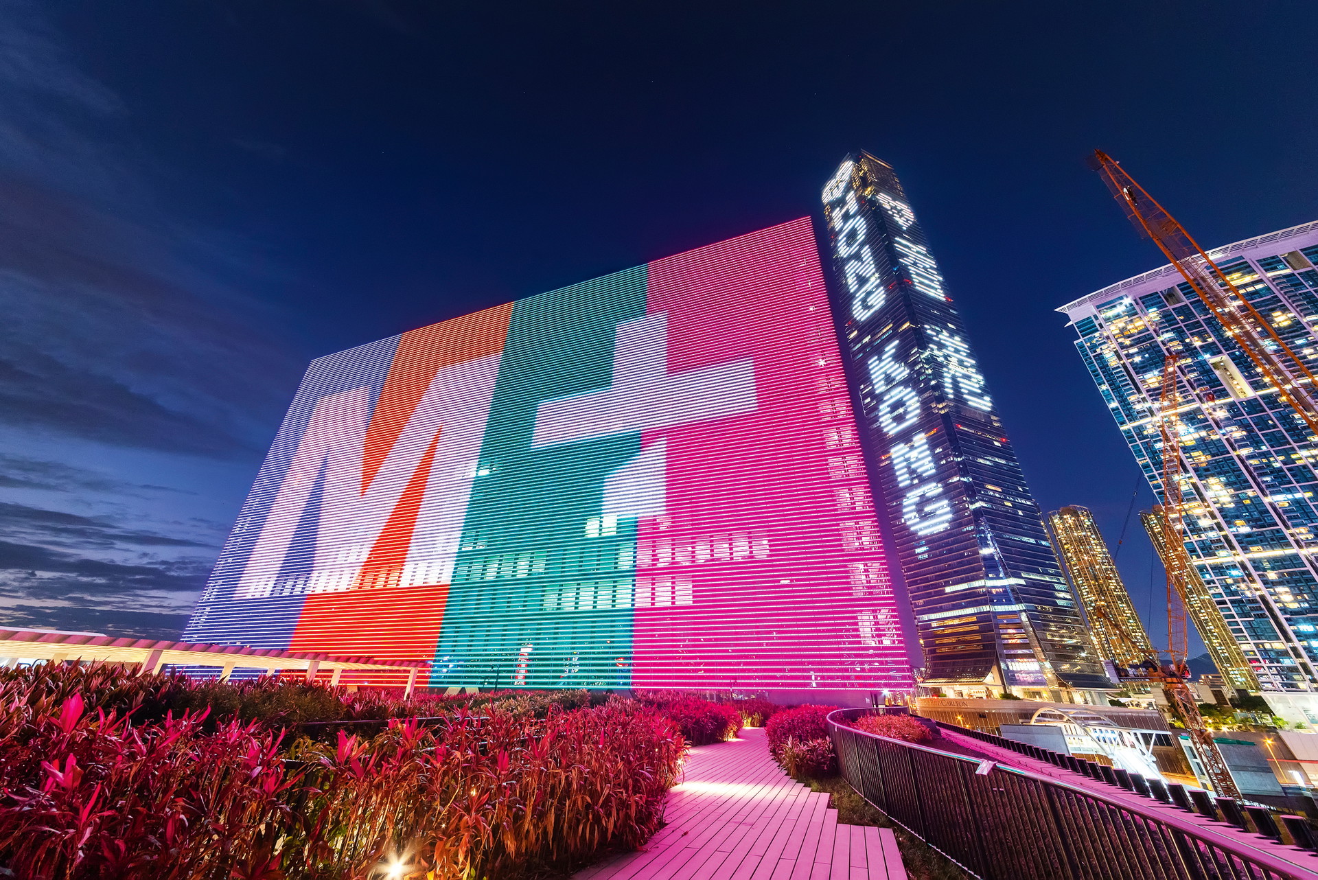 Alles auf dem Schirm: Das neue M+ ist das stolze 
Flaggschiff der modernen Kunst in Hongkongs Museumslandschaft.