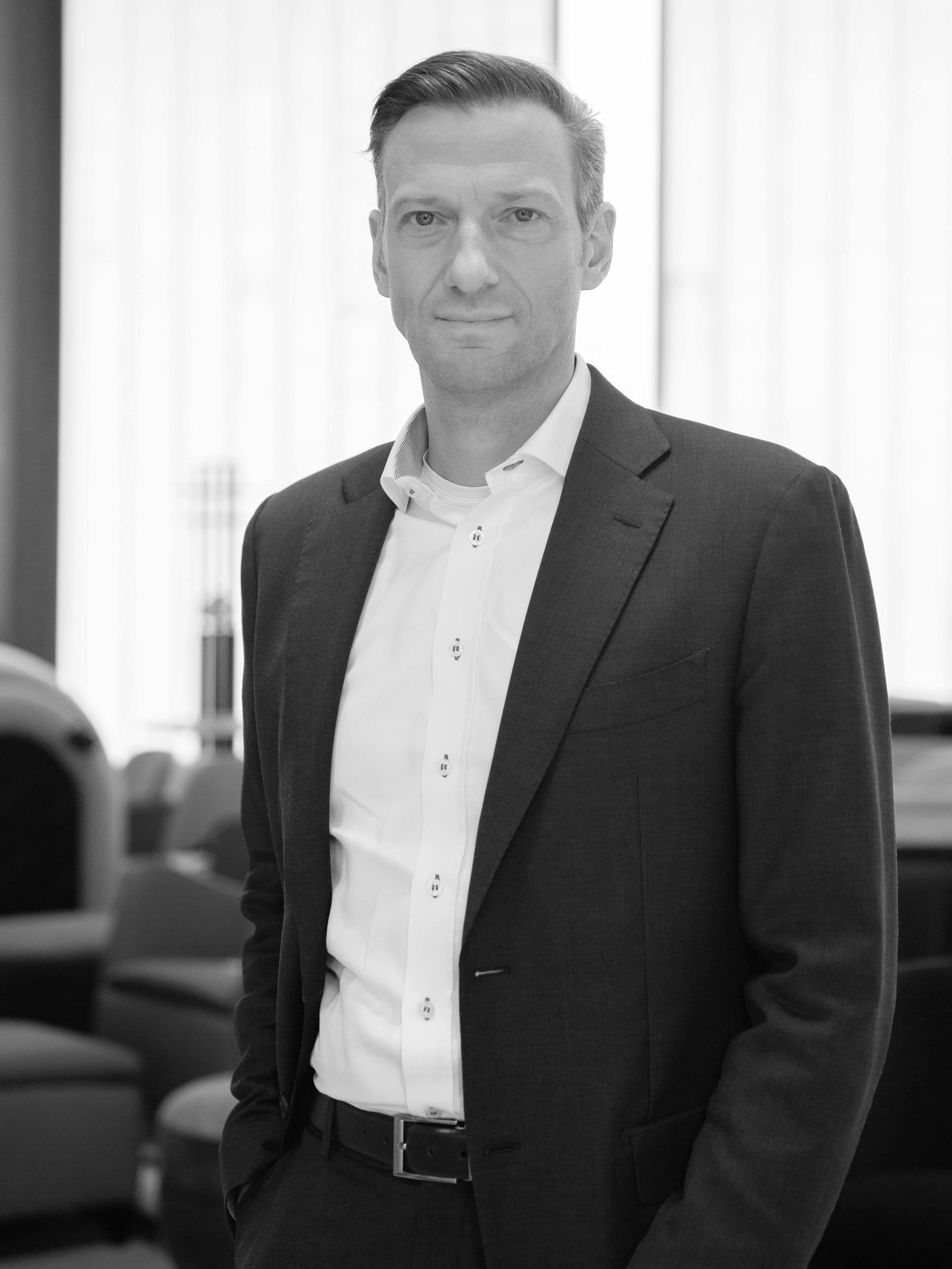 »Es geht darum, 
repräsentative Lösungen 
zu zeigen – als Ausdruck 
eines klaren Positionierungs- und Qualitätsanspruchs.«, Alexander Sova, Geschäftsführer bei Wittmann.