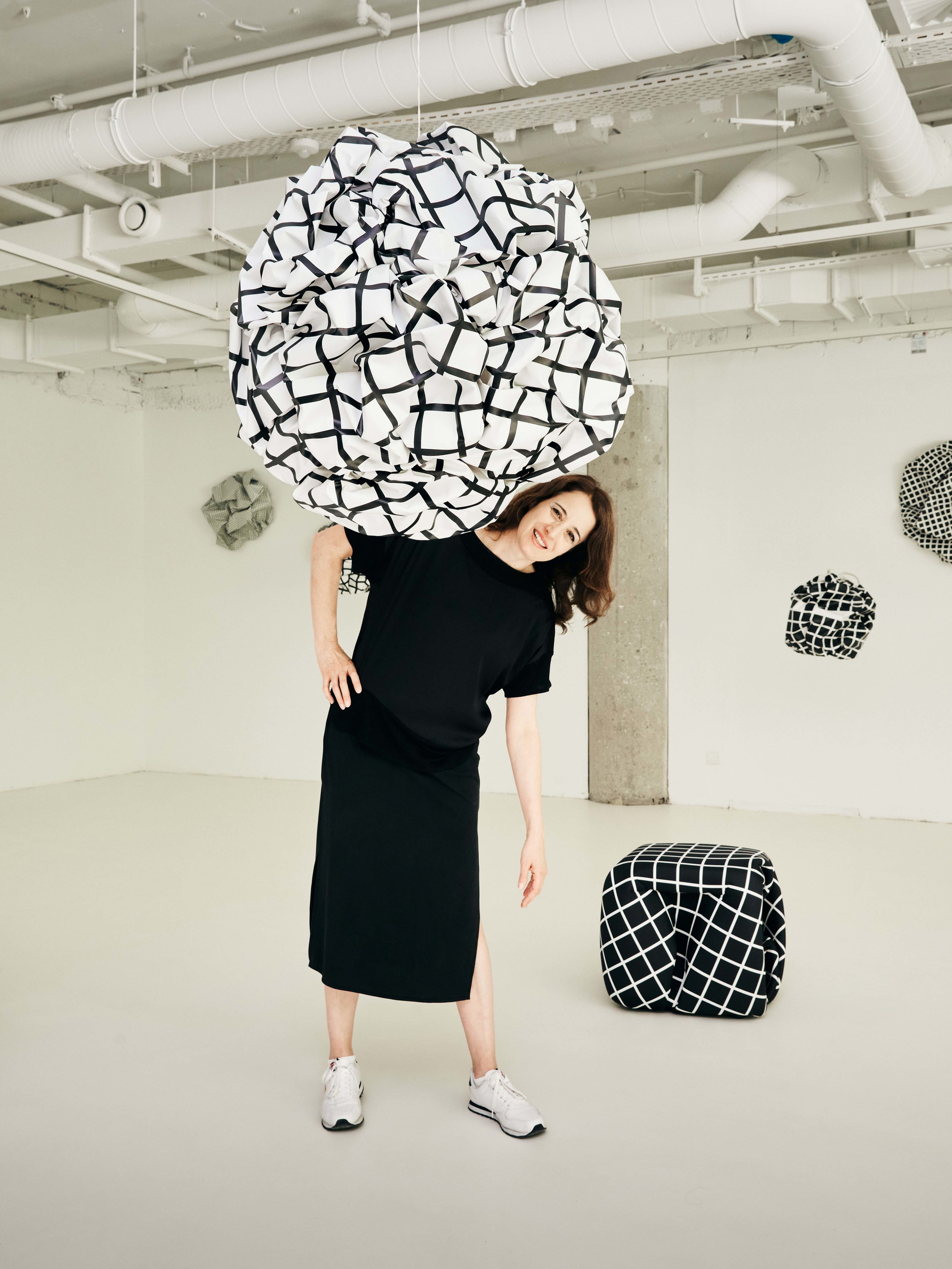 Esther Stocker &amp; »Knitterplanet« von Kohlmair.