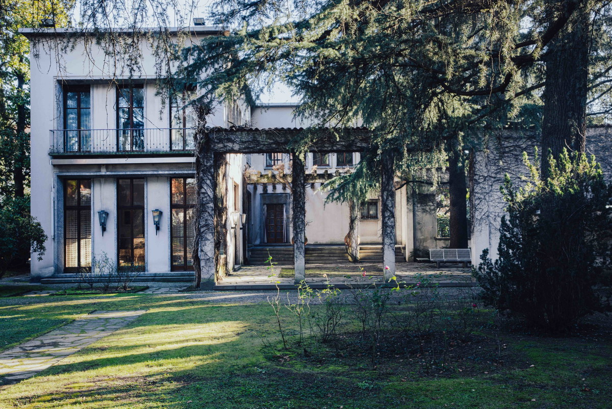 Prachtbauten
Die Alcova bringt Designer:innen, Hersteller:innen und Publikum diesmal an gleich zwei ­Orten zusammen: in der Villa ­Borsani (Bild) und in der Villa ­Bagatti Valsecchi. alcova.xyz