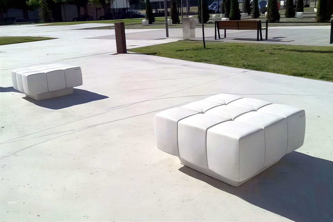 Harte Realität: »Soft Seat« nennt sich der Betonhocker des belgischen Designers Roel Vandebeek. roelvandebeek.com