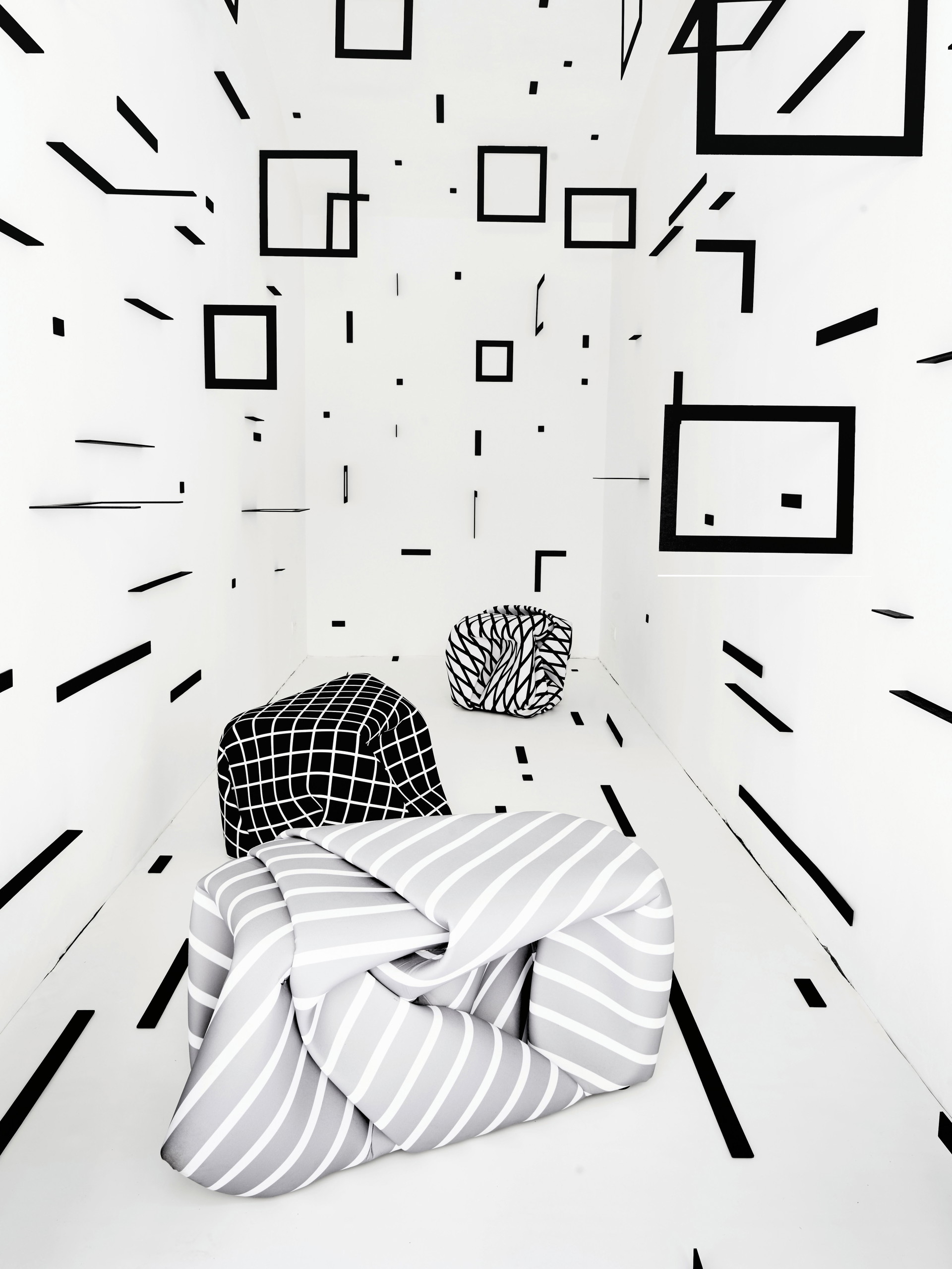 Design Palazzo Austria. Im Palazzo Confalonieri stellen 
österreichische Designer:innen aus, etwa Esther Stocker für Kohlmaier (im Bild), mischer'traxler studio für Lobmeyr oder Martin Mostböck.