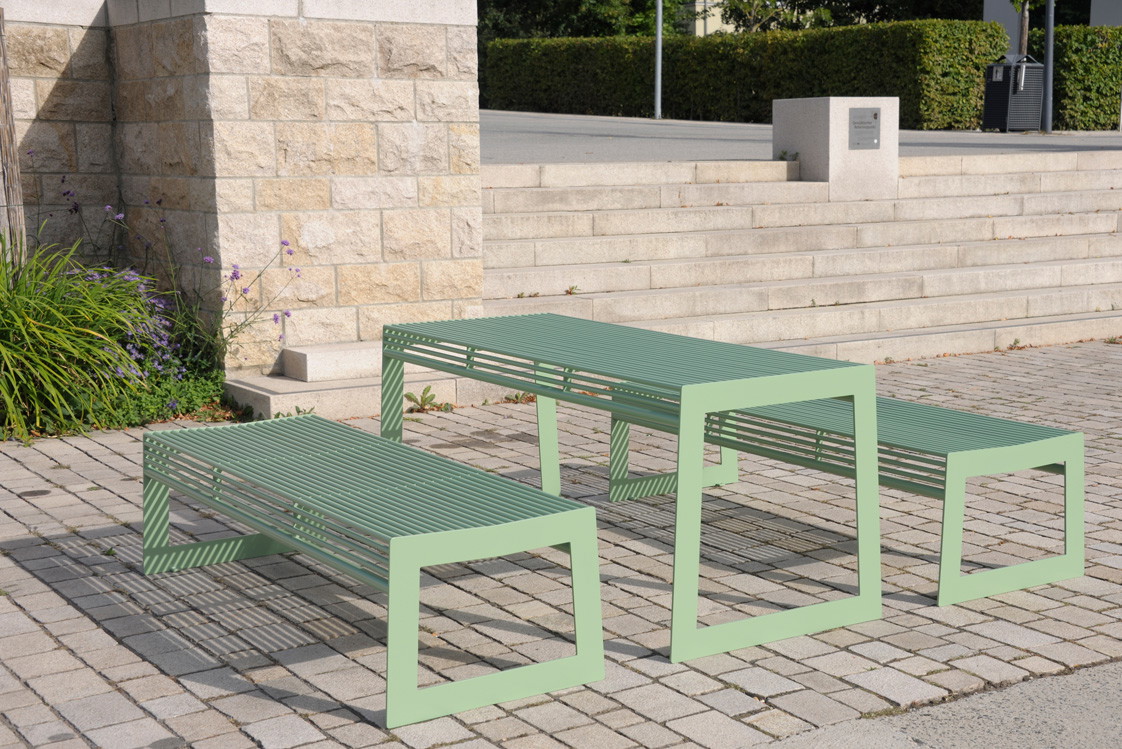 Minimalismus-Trend: 
Reduziertes Design und 
robustes Material, an dem 
Regenwasser gut ablaufen kann. benkert.info