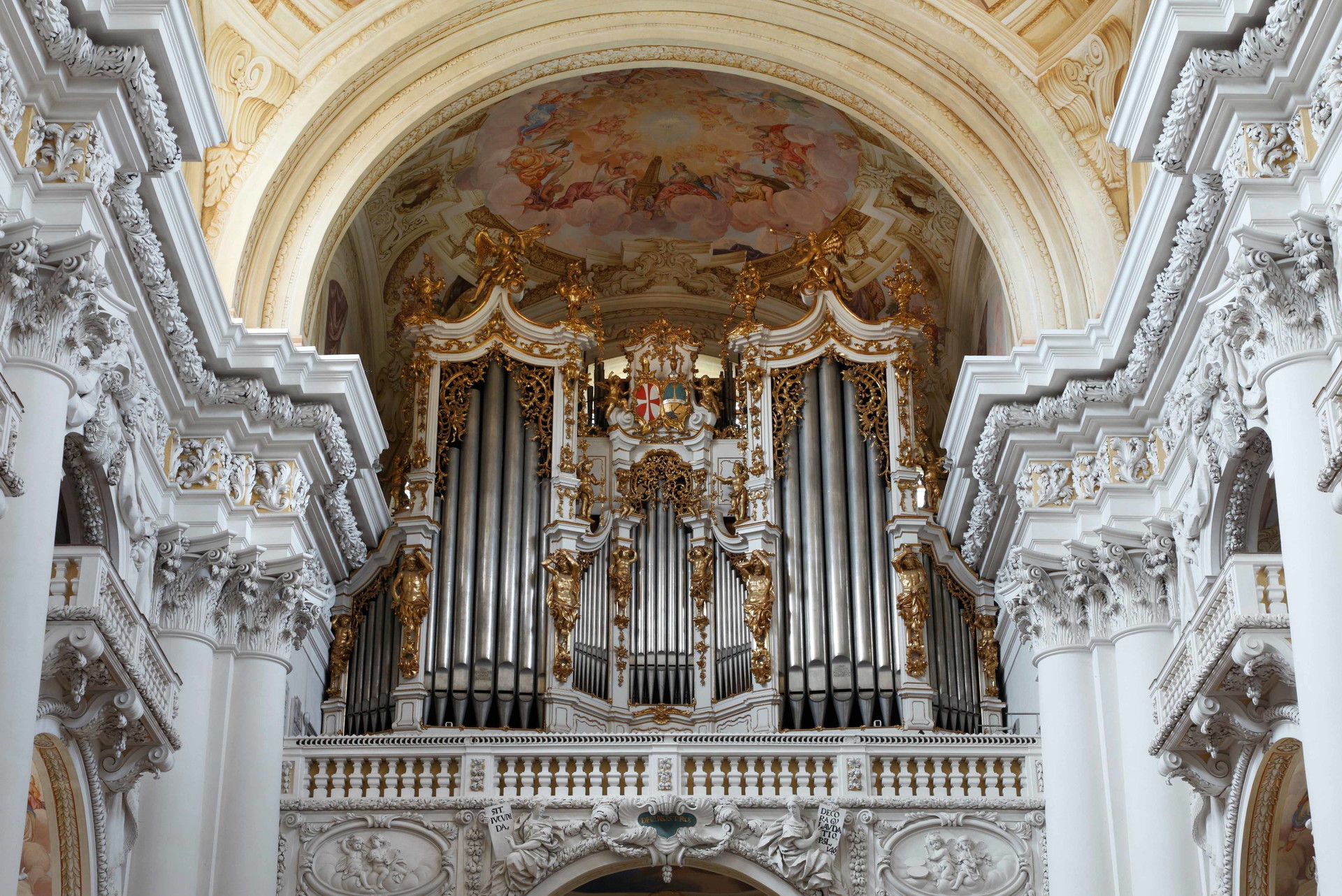 Die berühmte Bruckner-Orgel in St. Florian, erbaut vom Laibacher Orgelbauer Franz Xaver Chrisman.