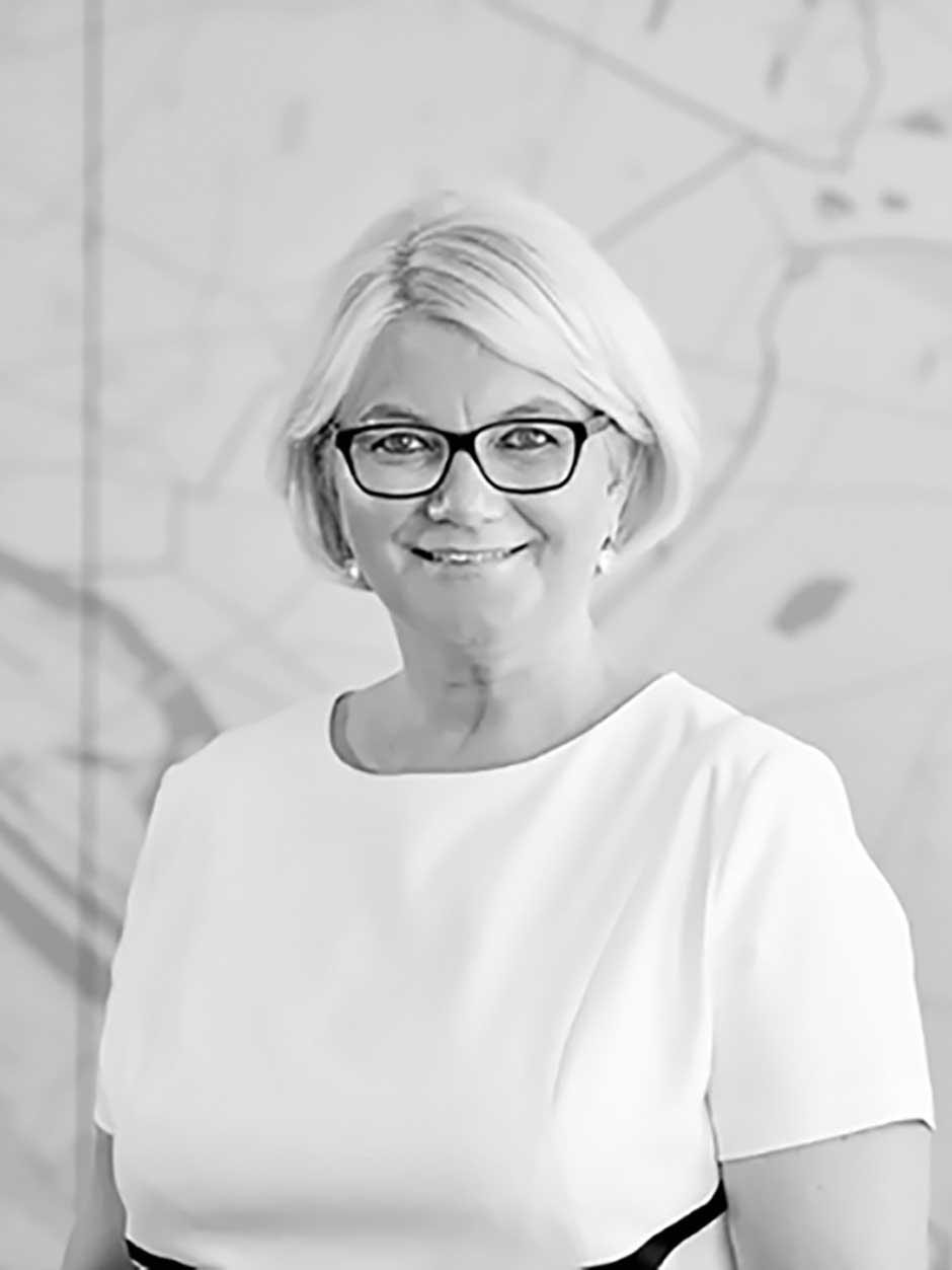 »Was die Einschätzung 
von Markttrends anlangt, wird die Interaktion 
von menschlicher 
Einschätzung und 
KI-basierter Vorhersage Überraschungen 
bereithalten.«
Astrid Grantner-Fuchs, Geschäftsführerin EHL Immobilien Bewertung