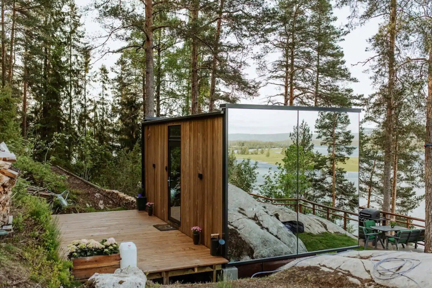 Spiegelkabinett. Das Tiny House »WonderInn« findet sich in Norwegen, 25 Autominuten von Oslo entfernt in einem Naturschutzgebiet. 