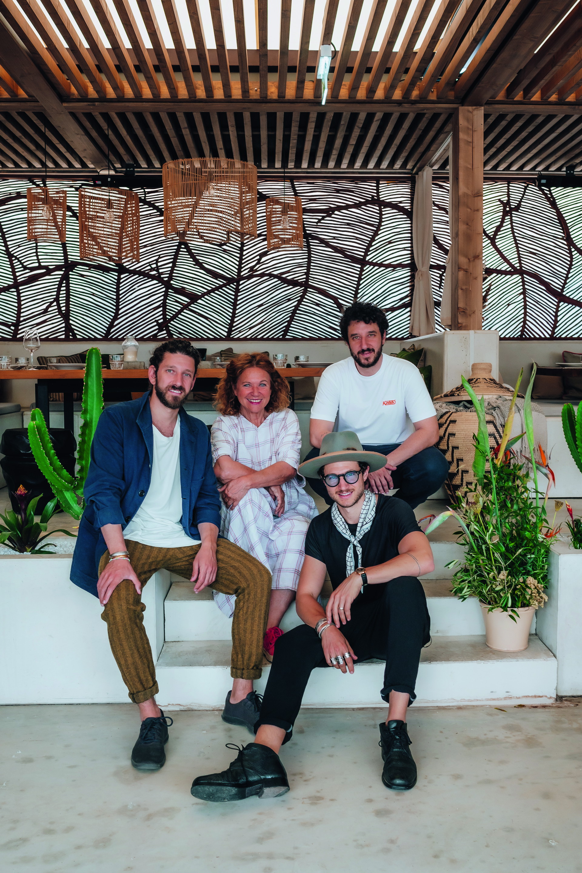 Neni am Wasser: Gemeinsam mit Anna Holzbauer hat die Gastrofamilie Molcho ein stimmiges Lokalkonzept am Donaukanal umgesetzt, das mit Mix aus Boho-Chic und Minimalismus überzeugt. nenifood.com