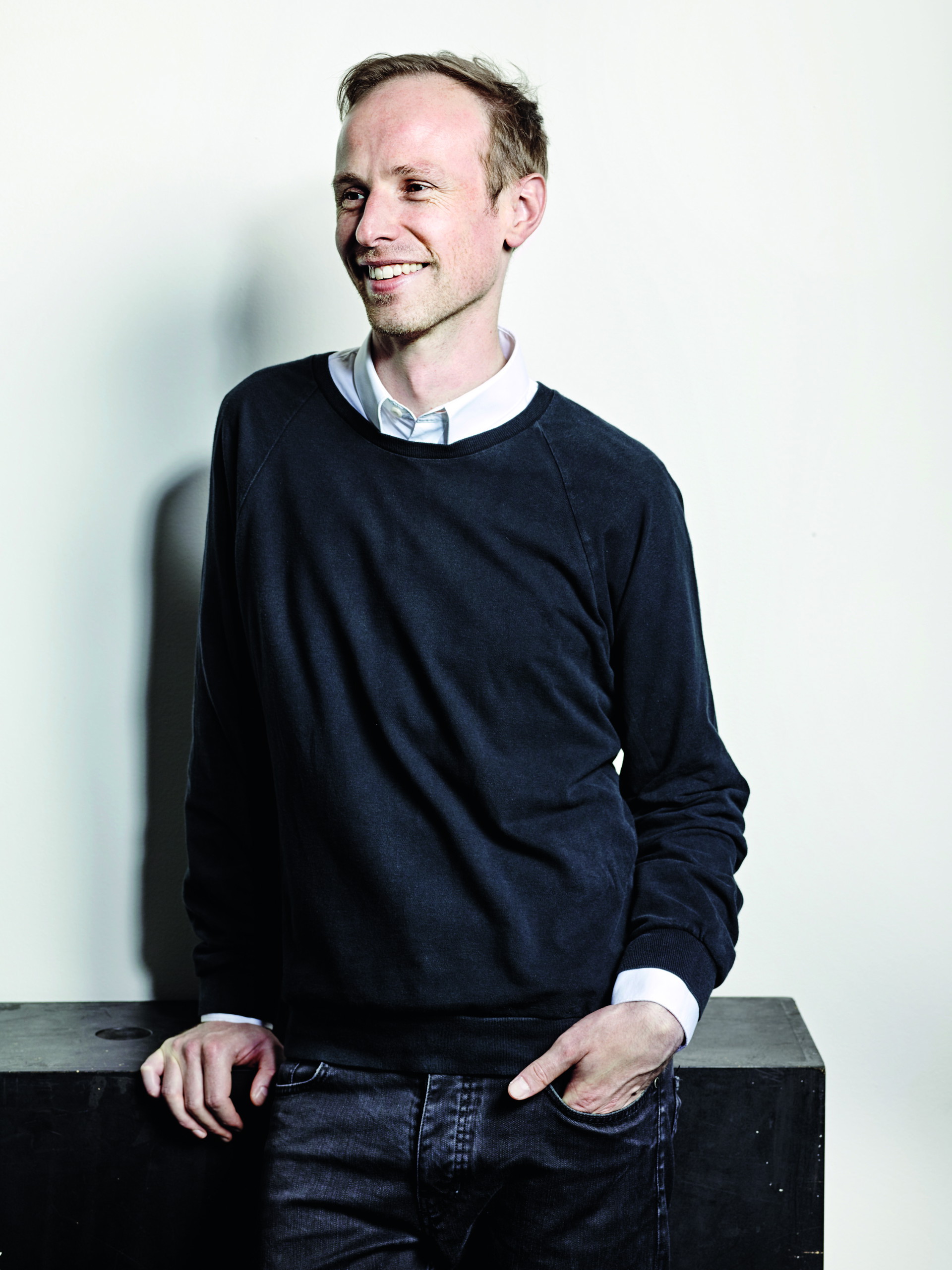 Robert Rüf: Er macht Entwürfe, die ebenso einfach wie funktional sind. Bestens durchdachte Designs und Raumkonzepte, die mit wenigen 
Details viel Atmosphäre erzeugen. robertruef.com