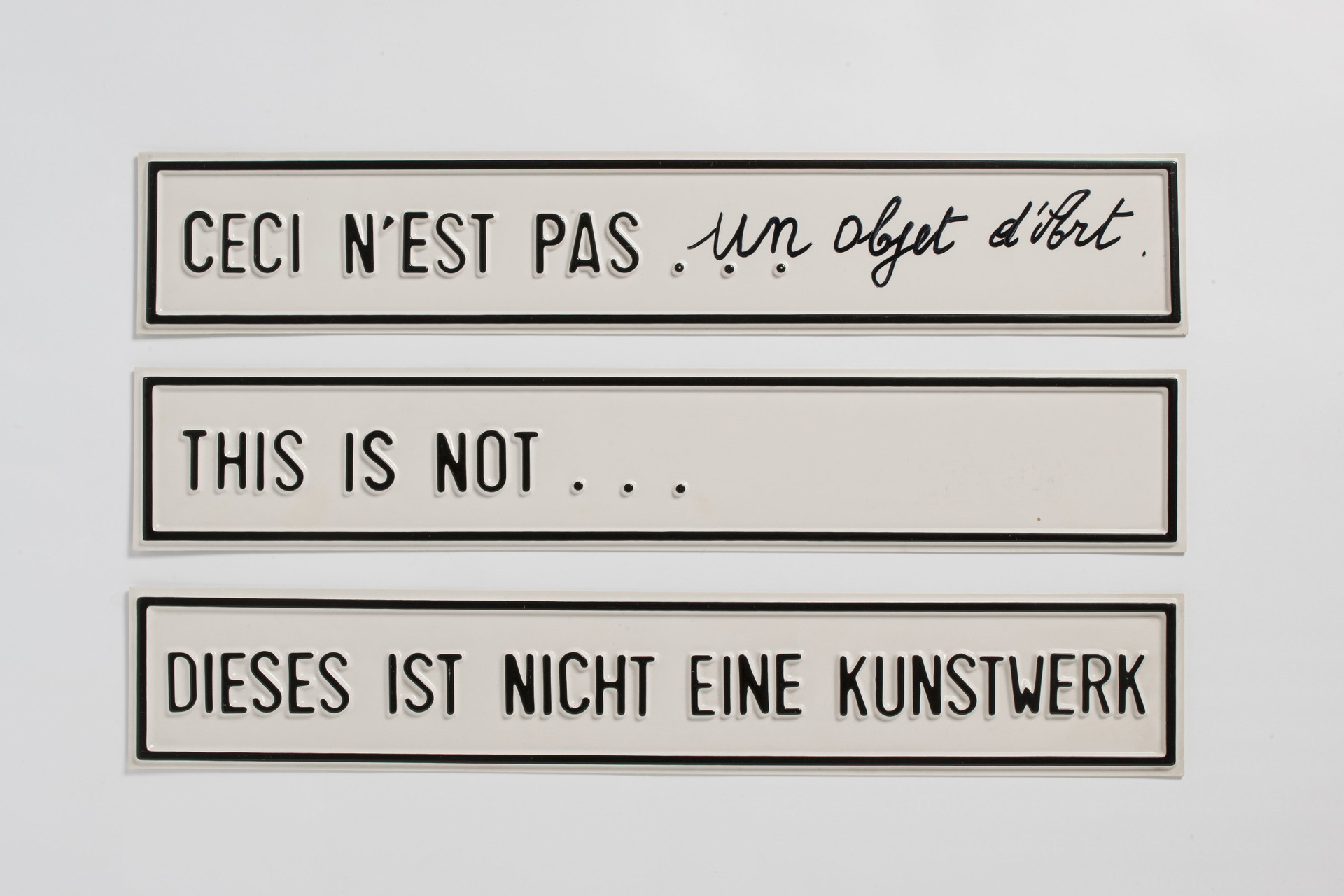 Marcel Broodthaers, Ceci n‘est pas un objet d‘art, This is not..., Dieses ist nicht eine Kunstwerk, 1972
 © Courtesy of Konrad Fischer Galerie
