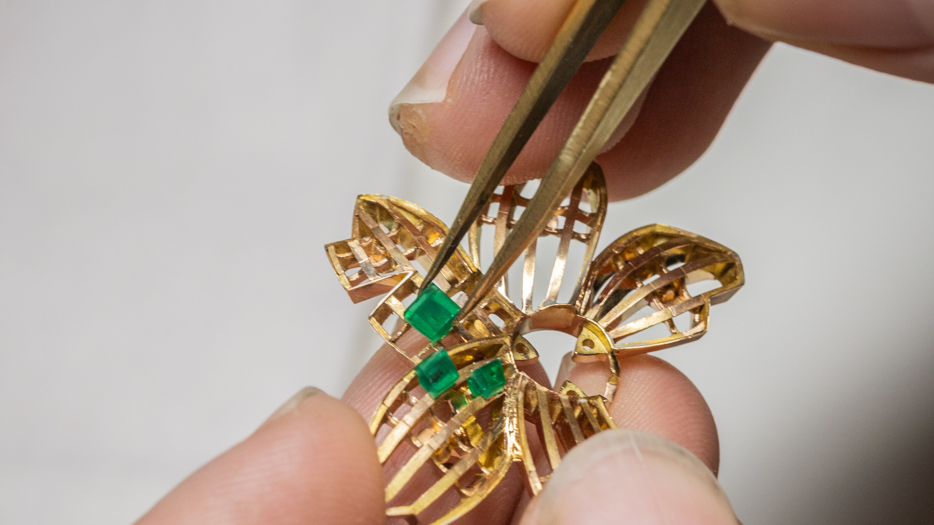 Schmuckschätze: Für die maritime Haute- Joaillerie-Kollektion »Die  Schatzinsel« ließ  sich die Maison vom gleichnamigen Roman von R. L. Stevenson  inspirieren.