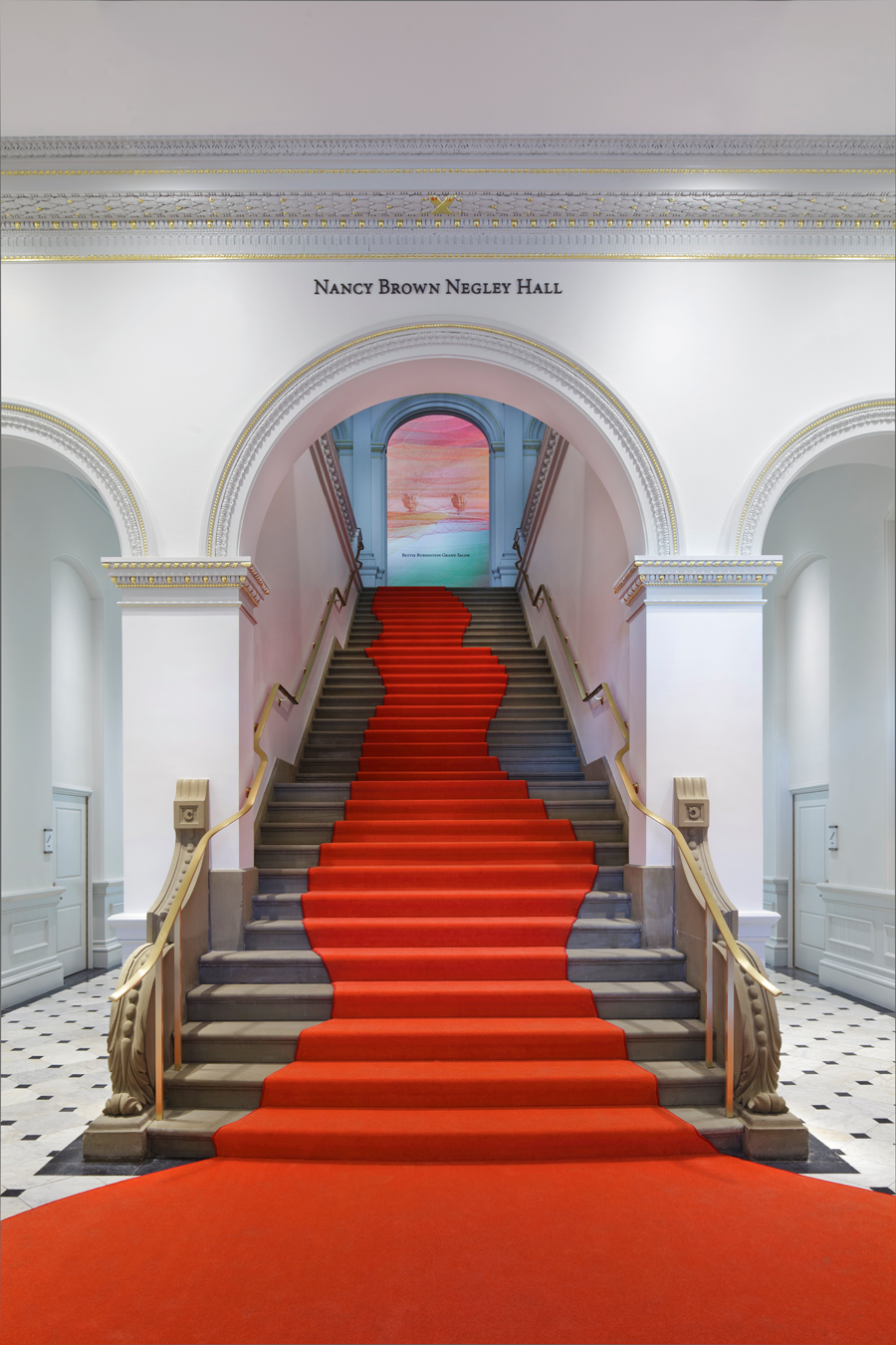 Roter Teppich: Treppenaufgang in 
der Smithsonian 
Renwick Gallery.