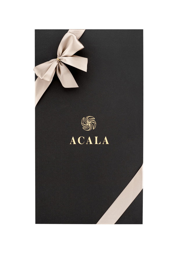 Prickelnder Genuss: In der »Acala 
Sparkling Tea BOX«  verbirgt sich eine  exklusive Kombination aus fein perlendem White und Rosé 
Sparkling Tea.
schaumweinkontor.com