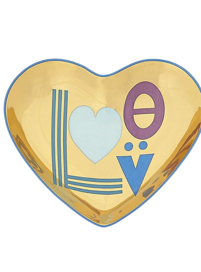 Sag’s mit Liebe: »Love Trinket Tray« von  Jonathan Adler aus hoch­gebranntem Porzellan, mit glänzendem Golduntergrund und fröhlicher Botschaft. 
jonathanadler.com
