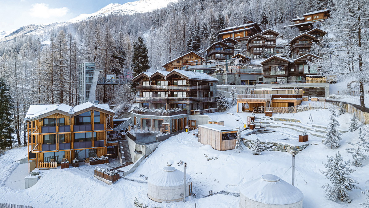 Gemeinsam stark: Das »Cervo Mountain Resort« setzt durch Vernetzung mit anderen Institutionen auf Nachhaltigkeit im Schweizer Winterparadies Zermatt. cervo.swiss