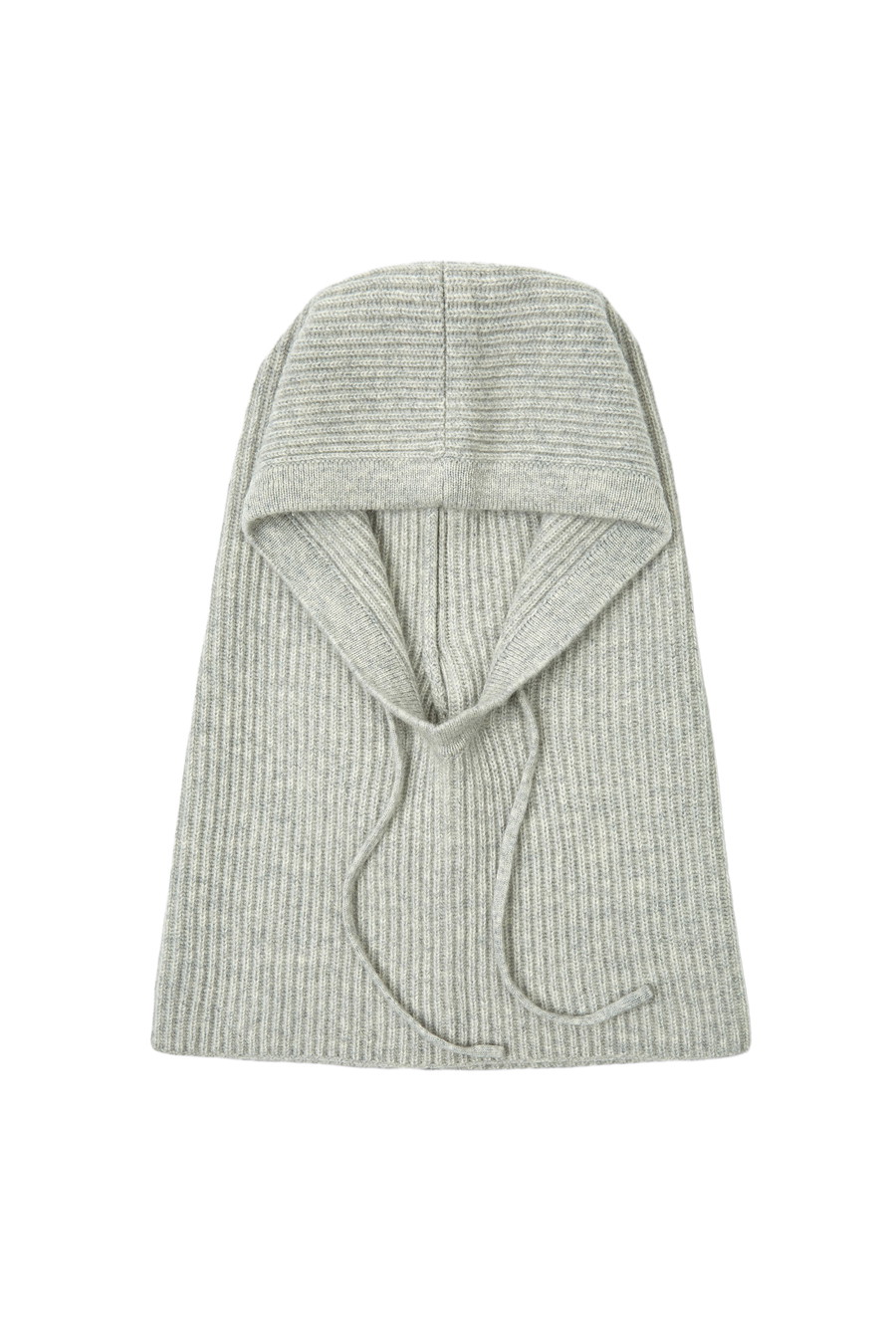 Made in Germany: Die Marke Dorothee Schumacher steht 
für stets hohe Qualität. Ein simpler Hood 
aus Kaschmir kann ein gesamtes Outfit 
aufwerten. dorothee-schumacher.com