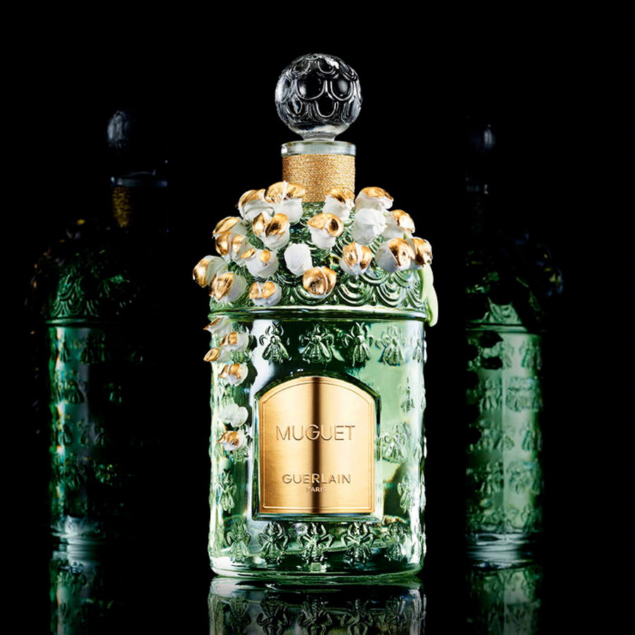 Künstlerisch: Die Bildhauerin Anne Lopez schuf einen einzigartigen Maiglöckchen-Flakon für den Duft »Muget«. guerlain.com  
