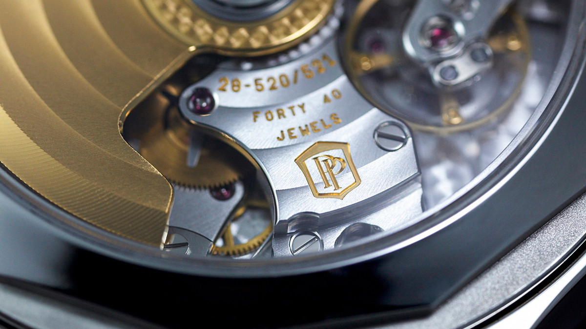 Patek Philippe: Die Luxusmanufaktur ersetzte 2009 die renommierte Genfer Punze durch ein hauseigenes, deutlich strengeres Siegel. 
patek.com