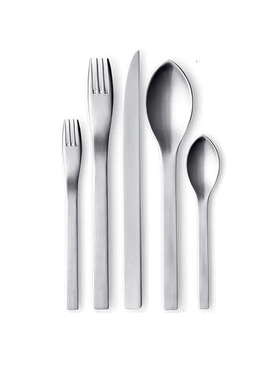 Schöner essen (2004):
Das sichtlich sehr 
schlanke Besteck hat einen 
neofuturistischen 
Beigeschmack – Mahlzeit! 
georgjensen.com