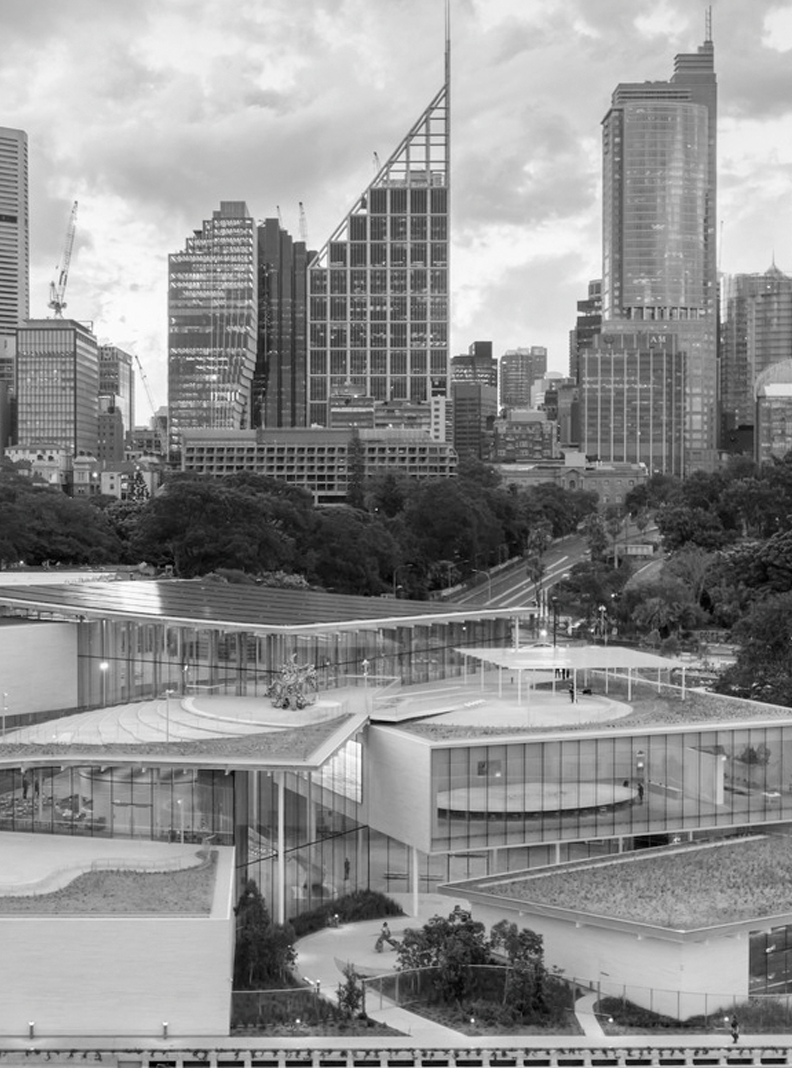Sydney Modern Museum: SANAA. 2022: »Die Erweiterung des bestehenden Museums war schon als Entwurf spektakulär. 
Mich erinnert es zwar eher 
an eine Schule als an eine Galerie, aber ich finde es toll, dass wir ein Gebäude von 
SANAA in der Stadt haben.«