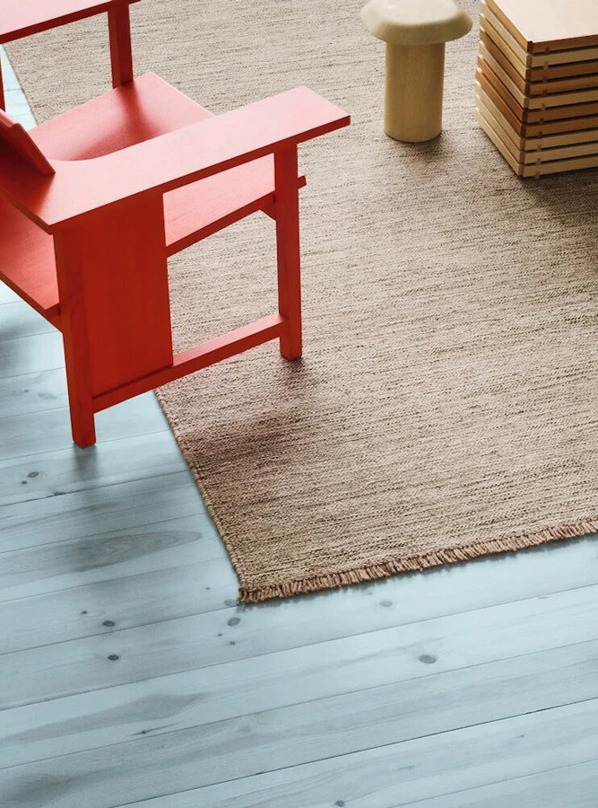Perfekt unperfekt: Die »Yield«-Kollektion von Kvadrat spielt mit Unregelmäßigkeiten, die Charakter geben. kvadrat.dk