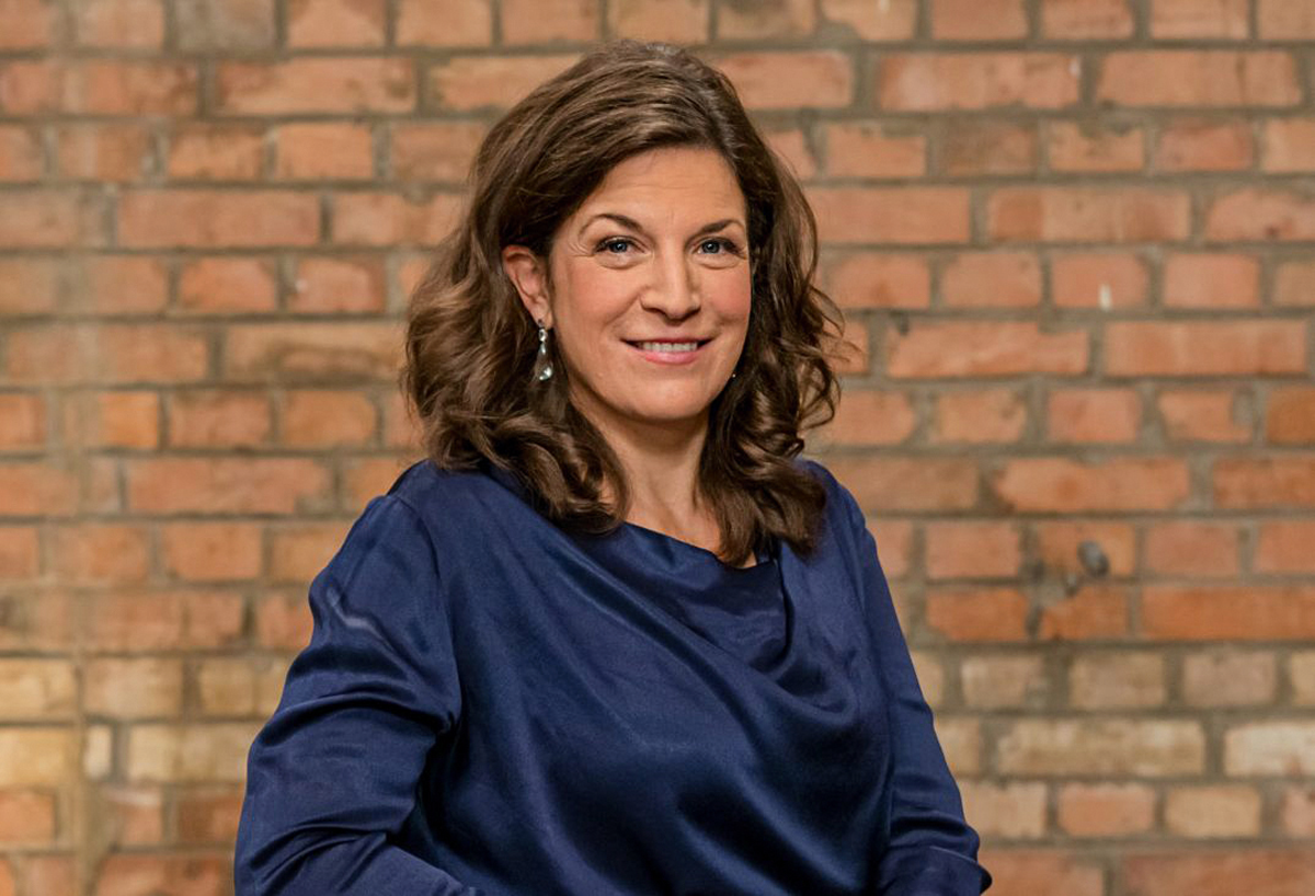 »Ich wähle die Schmuckstücke für eine Ausstellung 
schon ein wenig nach Trends, dennoch ist immer ein 
Teil dabei, der sich aus den Umständen ergibt.«
Anne Pálffy AP Jewellery