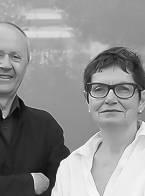 »Das Atrium ist das Zentrum der Anlage – erweiterter Wohnraum mit optimalen Sichtbeziehungen zwischen den einzelnen Bereichen.«
Franz Knauer, Gabriele
Hochholdinger-Knauer Knauer Architekten
