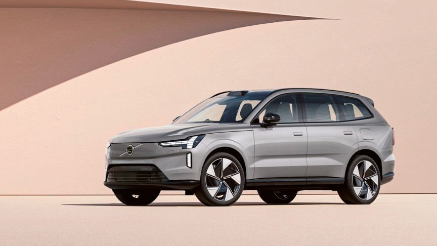 Transparente Kanäle: Beim »Volvo EX90« ist die Wolle der ­Sitze Tierschutz- und rückverfolgbarkeitszertifiziert. Auch woher das Holz kommt, wird genau kontrolliert.
volvocars.com