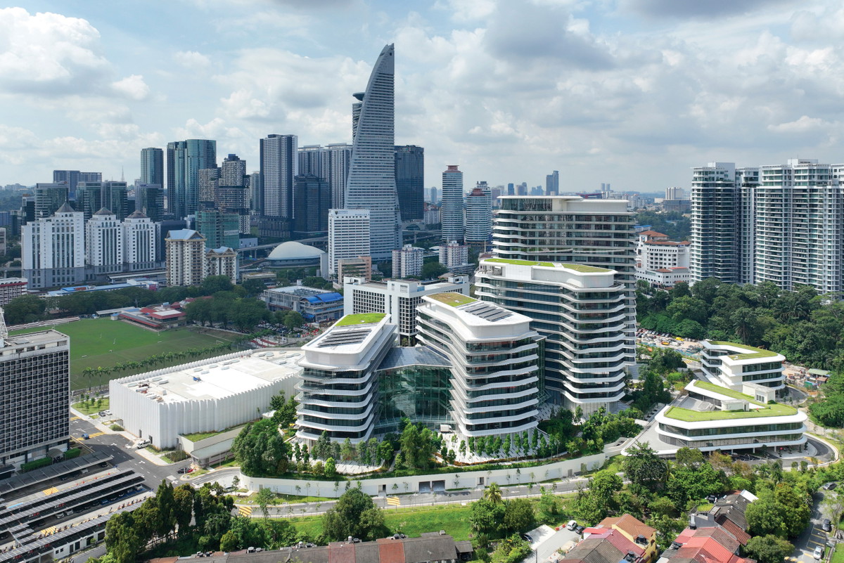TNB Campus Woods Bagot & Neuformation Architects, 2022
»Dieser Campus überzeugt nicht nur seines Maßstabs 
wegen, sondern vor allem mit innovativer Nachhaltigkeit und grün-ganzheitlicher Arbeits­atmosphäre. Er hat die höchste Auszeichnung des Landes für ökologisches Bauen erhalten.«