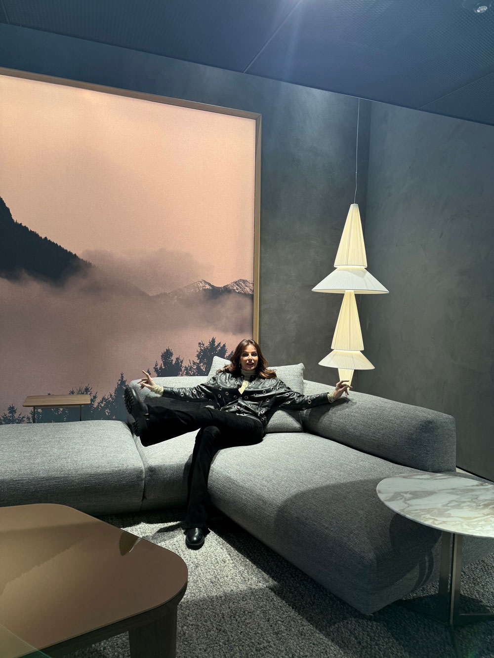 LIVING Herausgeberin Angelika Rosam im Flexform-Space