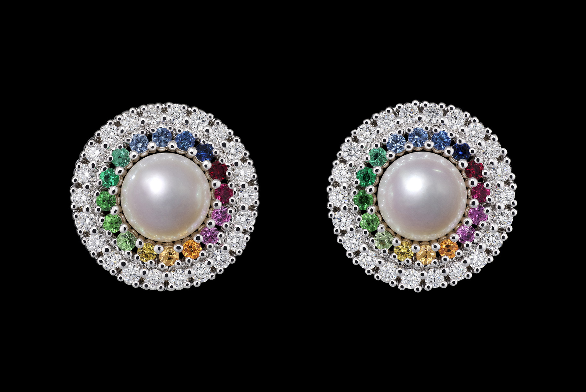 DIOREXQUIS PEARL MANSCHETTENKNÖPFE
Pink gold, diamonds, cultured pearls, red and pink rubies, pink, yellow and blue sapphires, emeralds,
spessartite and tsavorite garnets