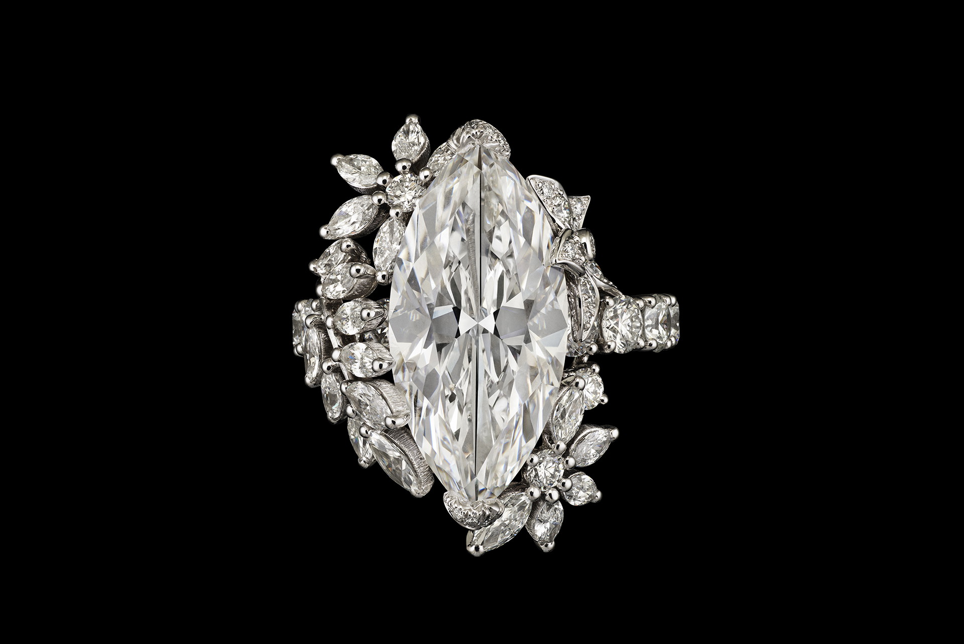 JARDINS RING
Weißgold und Diamanten