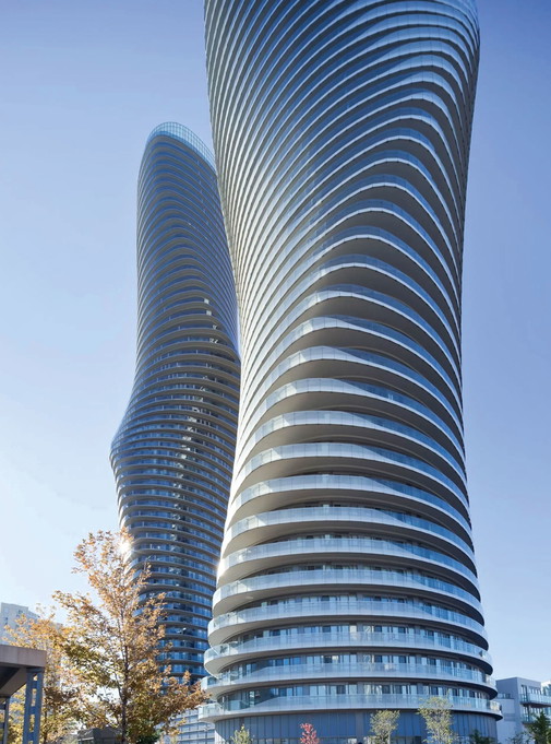 Absolute Towers, Mississauga
Aufgrund ihrer Linie werden die Wohntürme nahe 
Toronto einfach nur »Marilyn Monroe Towers« genannt. Jeder Turm verfügt über mehr als 400 Wohnungen mit Balkonen und atemberaubenden Aussichten. 
