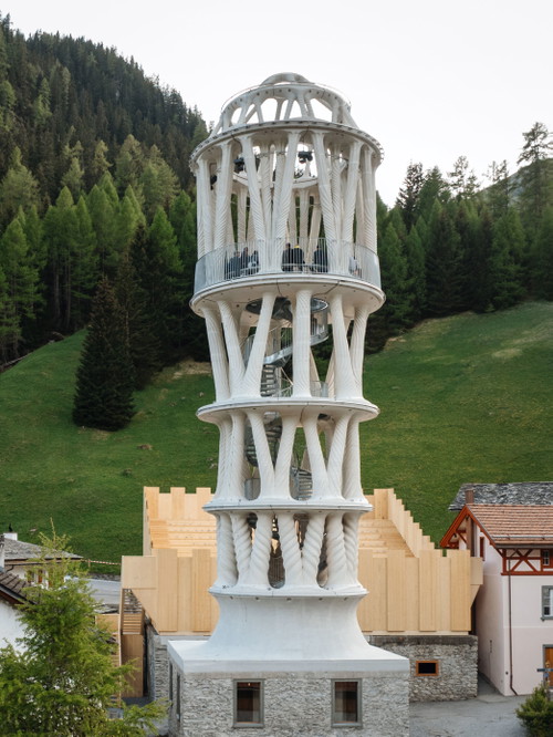 3D-Druck aus Weißzement
Der »Weiße Turm« in Mulegns in der 
Ostschweiz ist die derzeit höchste 
3D-gedruckte Konstruktion der Welt. 
origen.ch, tor-alva.ch