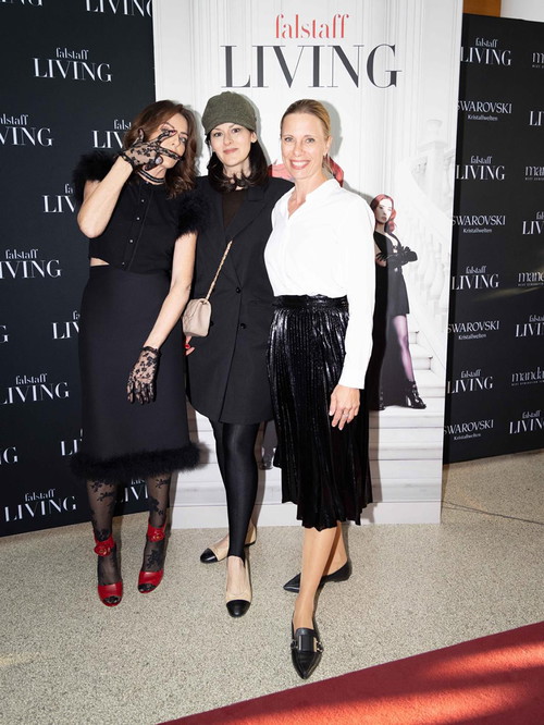 Designerin Anelia Peschev &amp; Gloria Traxl von PR International mit Angelika Rosam