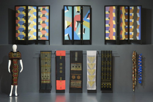 »URSI FÜRTLER. Textil – Abstrakt « im MAK