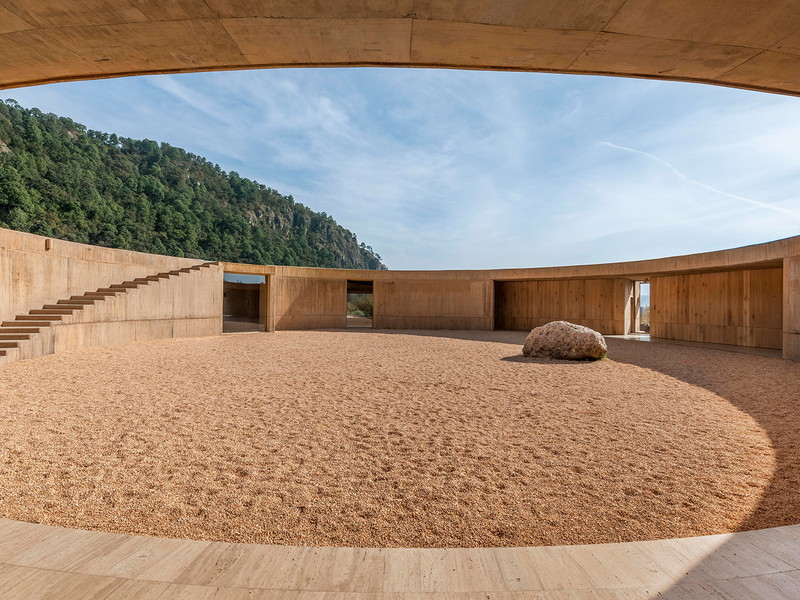House 720 Degrees
Valle de Bravo, Mexico,
Fernanda Canales