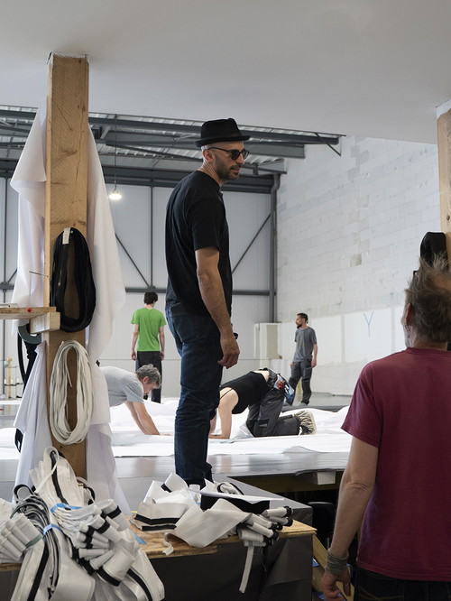 JR during the production of the fabric of La Caverne du Pont Neuf by Air Toiles Concept in Plougoumelen
Britanny, 2026